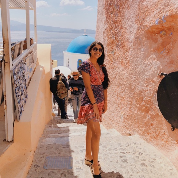 Meet your Posher, Reya - Picture 2 of 2